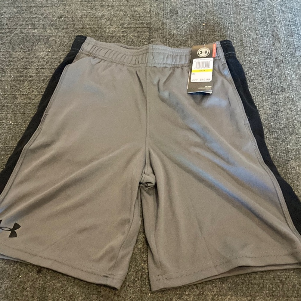 Boys medium under armor shorts